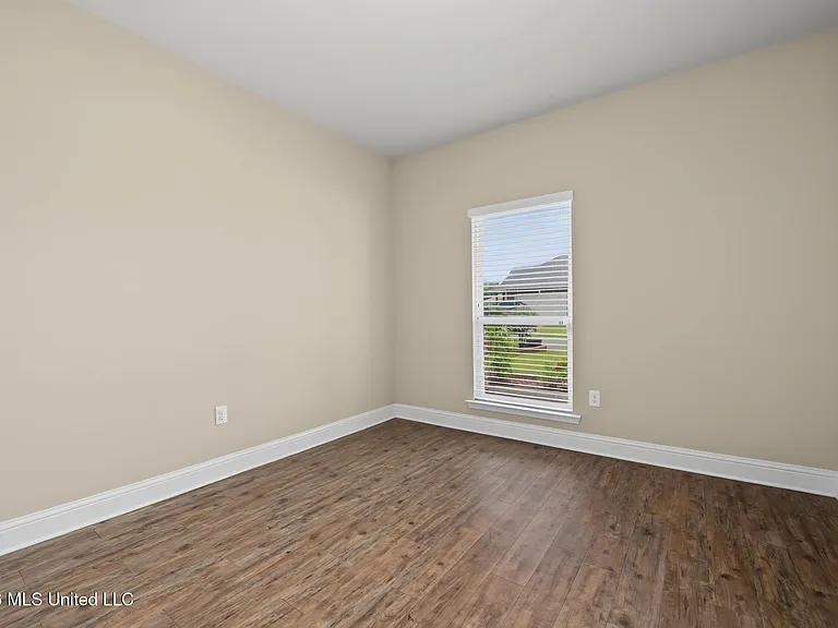 14894 Calcutta Dr — Photo 20