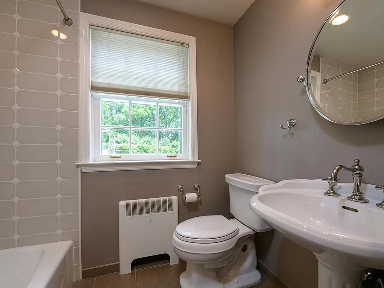 100 Pine Tree Rd — Photo 15
