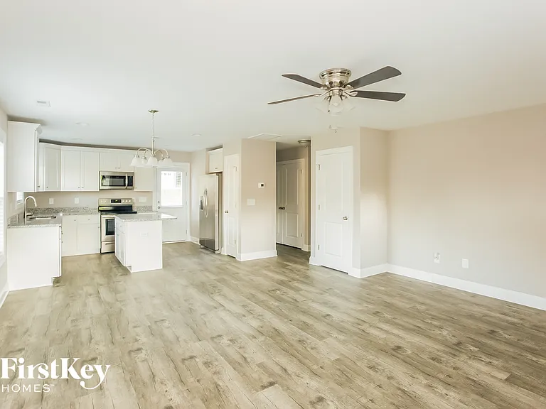 214 Parkway Ave NW — Photo 5