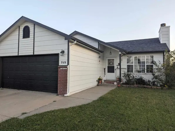 715 E Forest Ct, Haysville, KS 67060