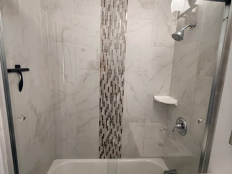 1813 W Victory Blvd — Photo 11