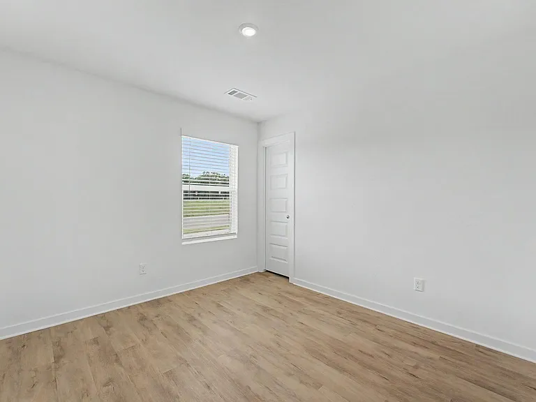 3070 Rosalee Ln — Photo 17