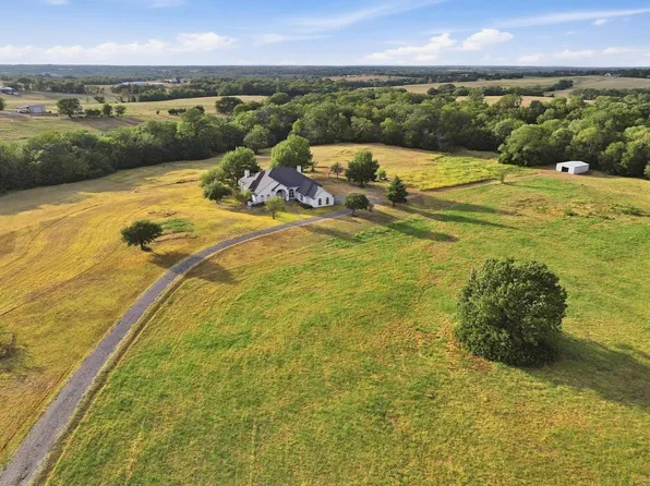 205 Whitworth Rd, Whitewright, TX 75491