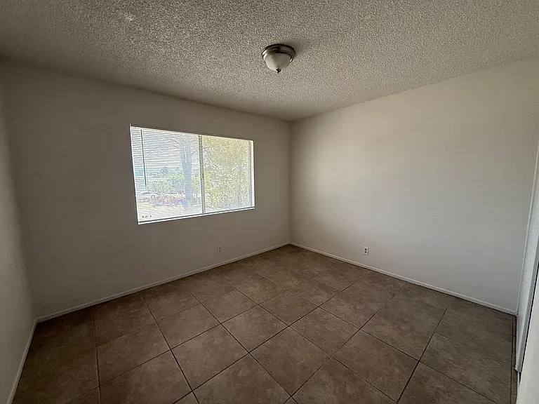 15991 N Culver Rd — Photo 16