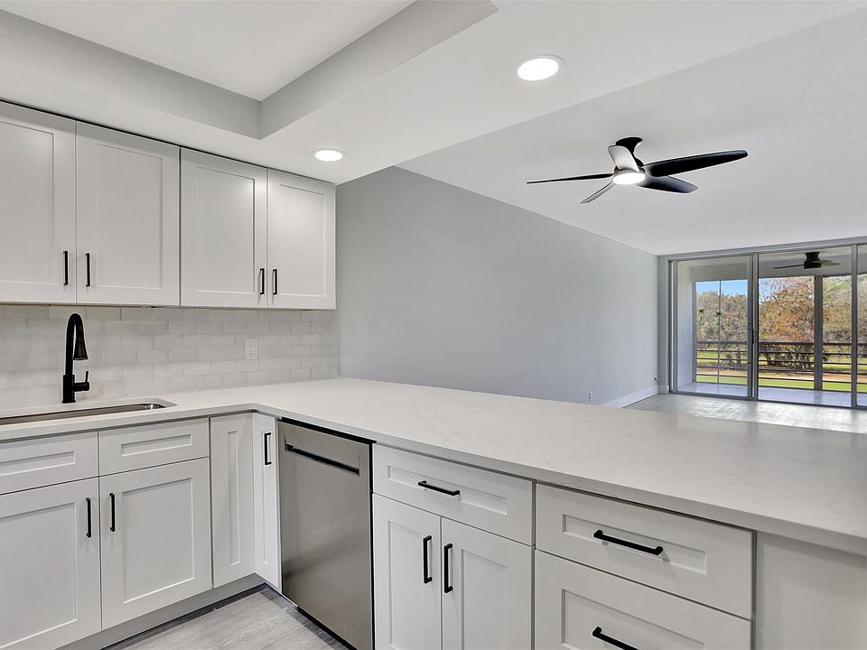 1st image of 575 Oaks Lane #307