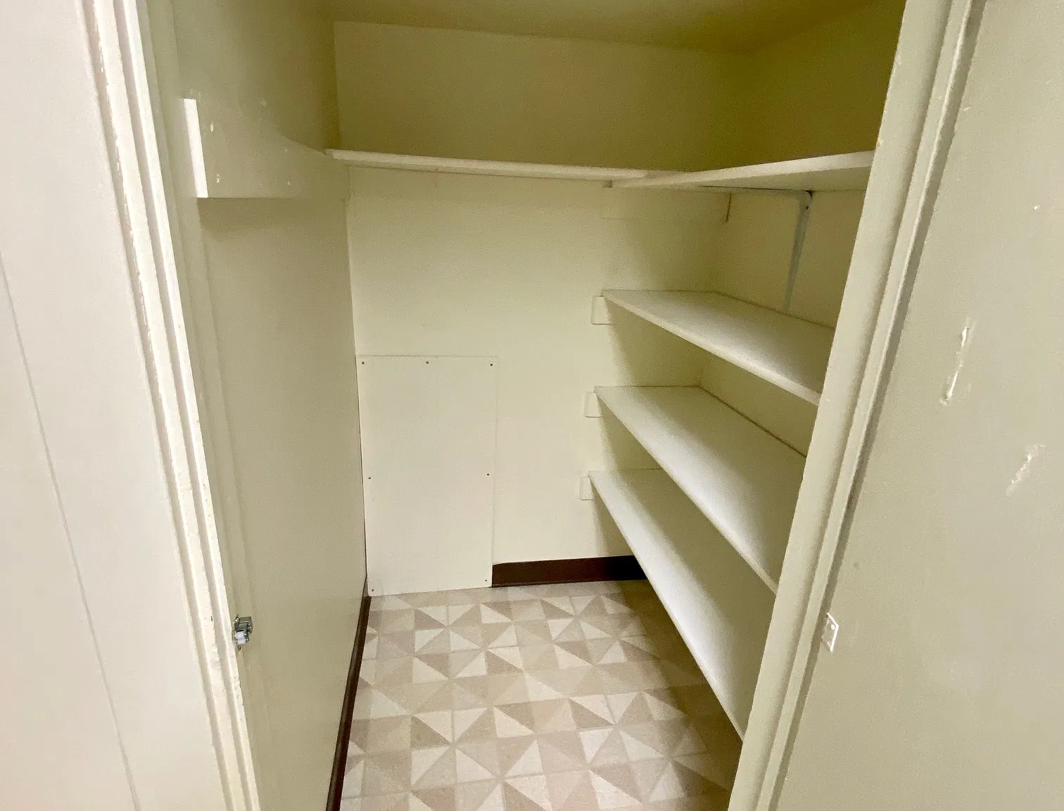 2 bed, $950 — Photo 4