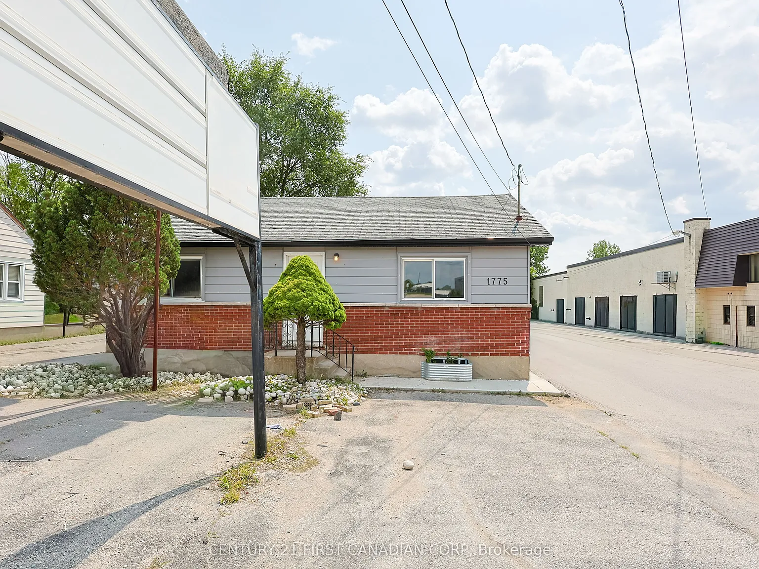 4 bed, $1,990 — Photo 3