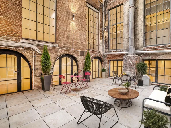 2 West 16th Street image 3 of 10