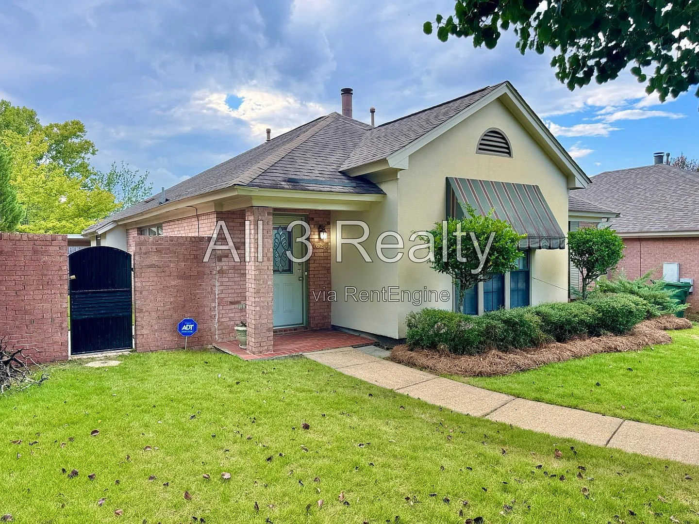 3 bed, 2.0 bath, 1615 sqft, $1,695 — Photo 3
