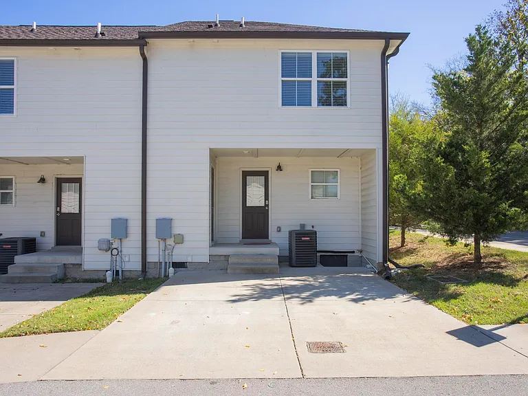 309 Myatt Dr #E — Photo 31