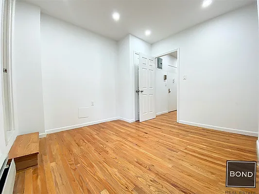 Rented by Bond New York | media 20