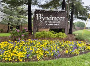 1037 Cricket Ln, Woodbridge, NJ