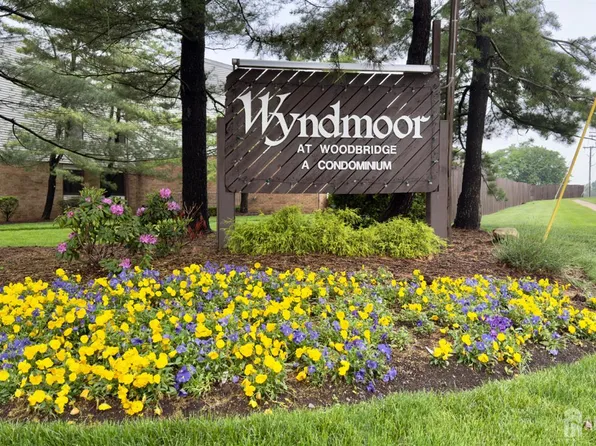 1037 Cricket Ln, Woodbridge, NJ 07095