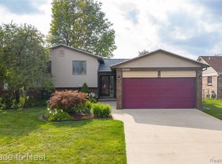 37223 Highlite Dr, Sterling Heights, MI 48310