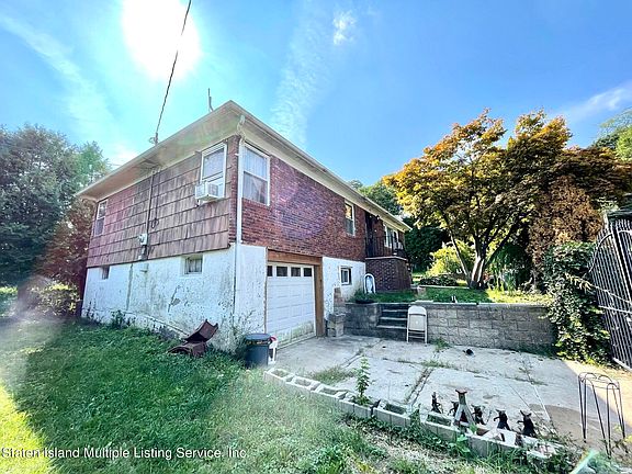 2nd image of 104 Swan St