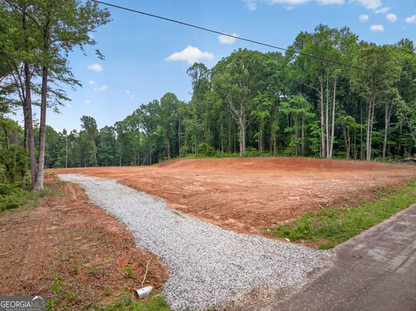 135 Jarrett Ln, Gillsville, GA 30543