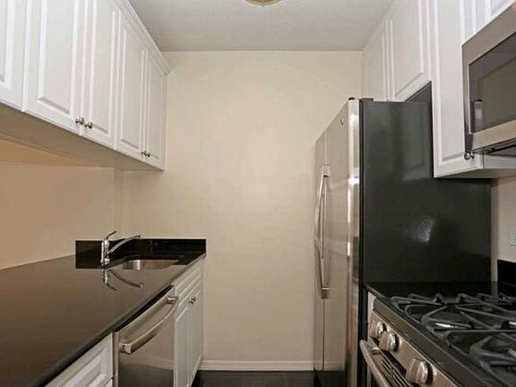 3rd image of 215 E 94th St #22B