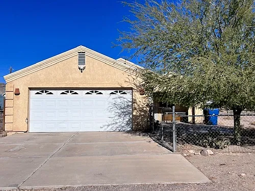 335 Riverwood Ln Photo 1