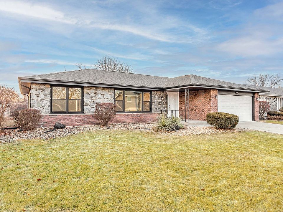 1st image of 15252 Larkspur Ln