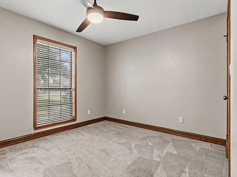 6970 Ellen Ln — Photo 21