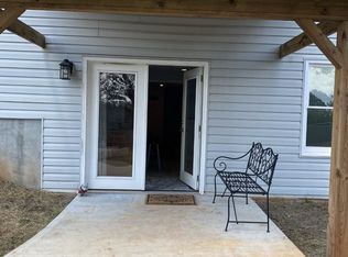 5113 Presley Dr, Flowery Branch, GA 30542