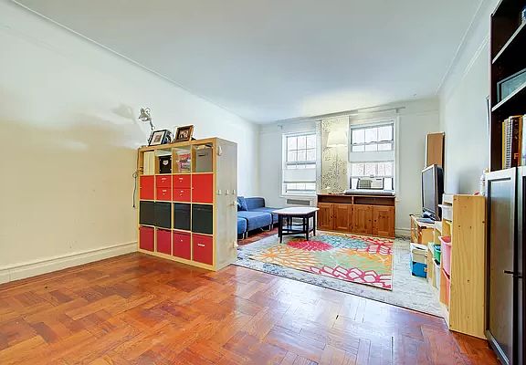4th image of 117-01 Park Ln S APT B1d