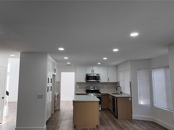 3rd image of 21484 Dickinson Rd