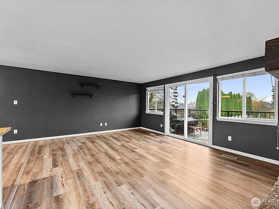 5th image of 1710 12th Avenue NW