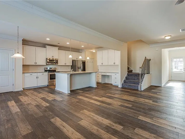 5317 Burrus Ln — Photo 13