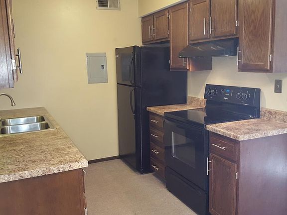 3rd image of 811 Hawkeye Dr APT 101