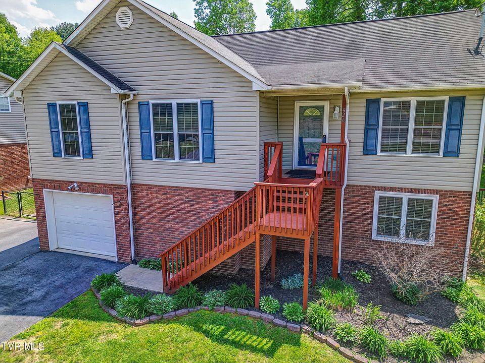 1st image of 426 Neal Dr