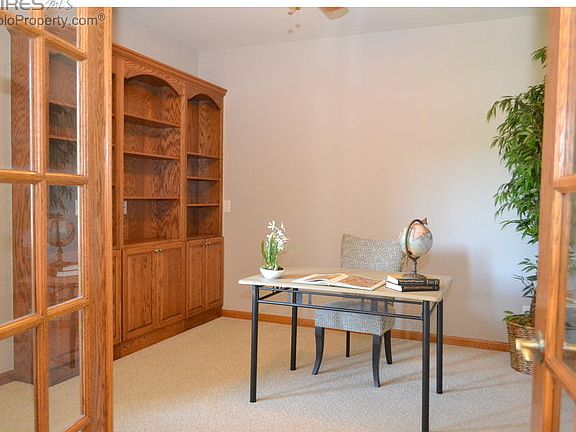 Rich hardwood finishes.