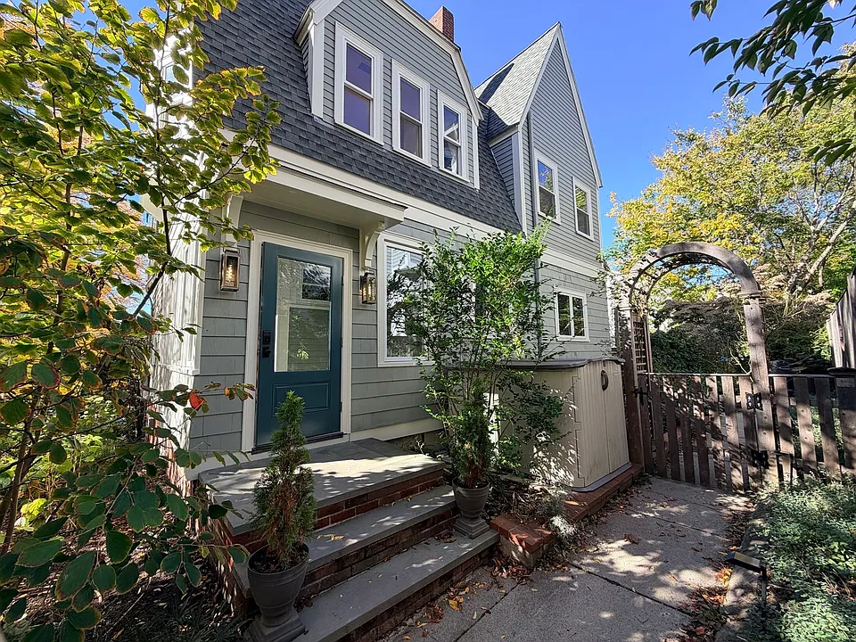 38 Harvard St #2