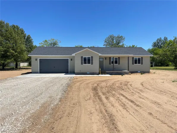 66 Kyle Dr, Benton, MO 63736