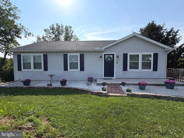 6124 Gardner Rd, Spring Grove, PA 17362