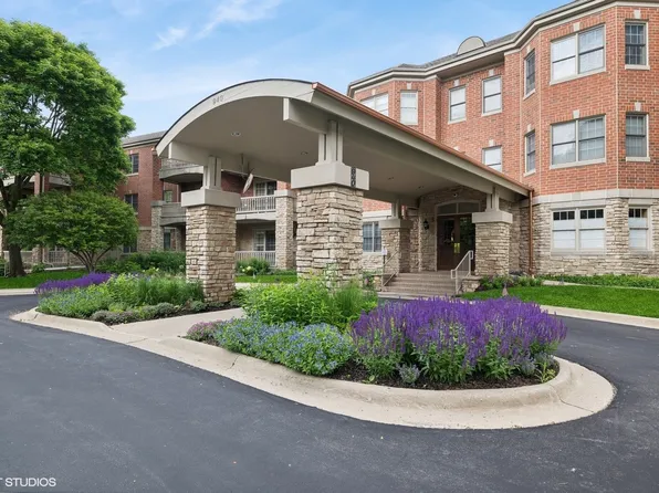 940 Augusta Way APT 110, Highland Park, IL 60035