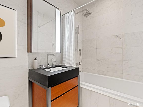 5th image of 75 Wall St APT 33G