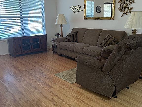 4th image of 144 Azalea Dr