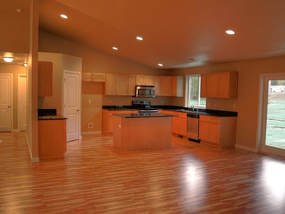 3rd image of 2414 Kinsman Ct S