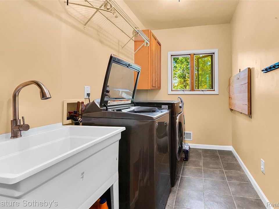 500 Lakeside Dr, photo 20
