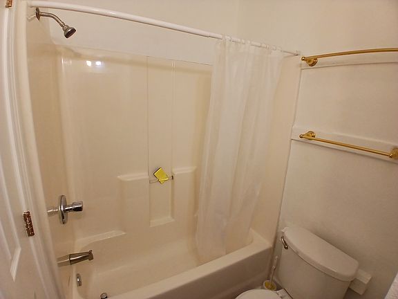 4th image of 1027 E 45th St #U2