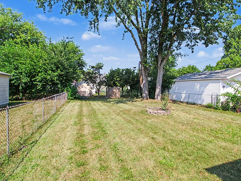 3984 Gloria St — Photo 14
