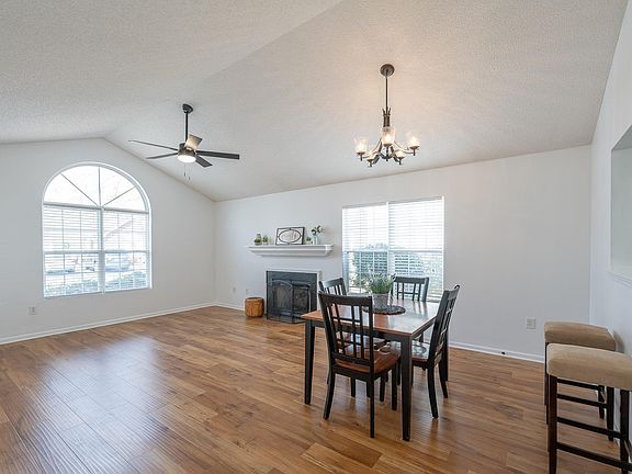 3rd image of 304 Woodruff Park Ln