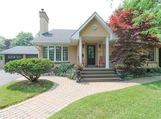 348 Sandhurst Dr, Oakville, ON L6L4L2