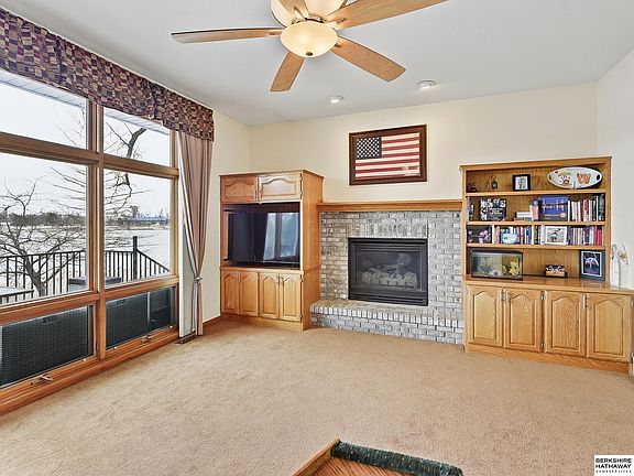 3rd image of 111 Shoreline Dr
