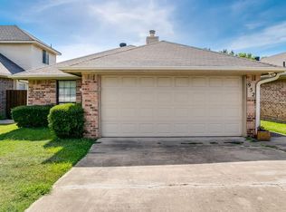 952 S Old Orchard Ln, Lewisville, TX 75067