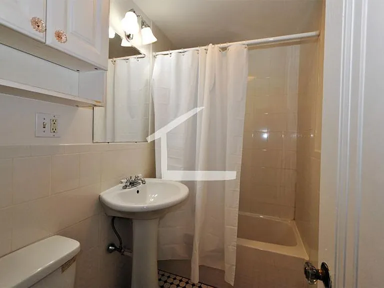 6 Chiswick Rd #K24 — Photo 6