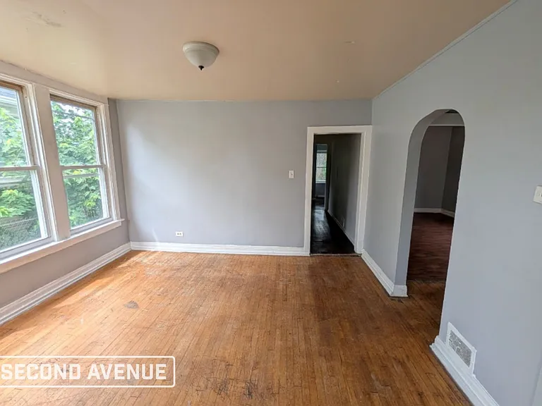 12436 S Princeton Ave — Photo 2