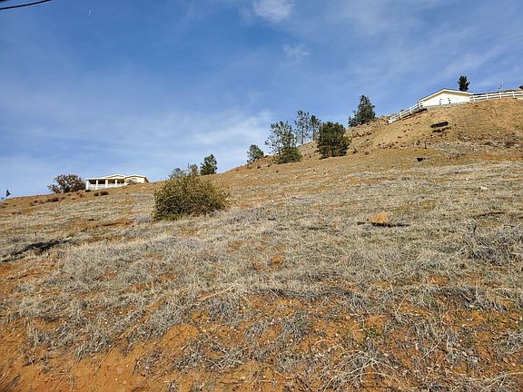 4th image of Sierra Vista Dr
