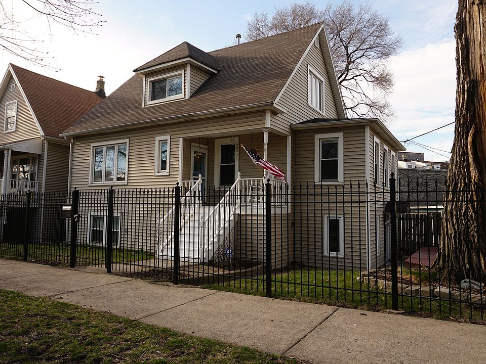 1st image of 2230 W Wellington Ave